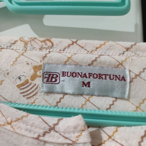 Buona Fortuna pajama top M, like new, beige