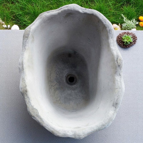 Isabella Garden Concrete Fountain new, unpainted