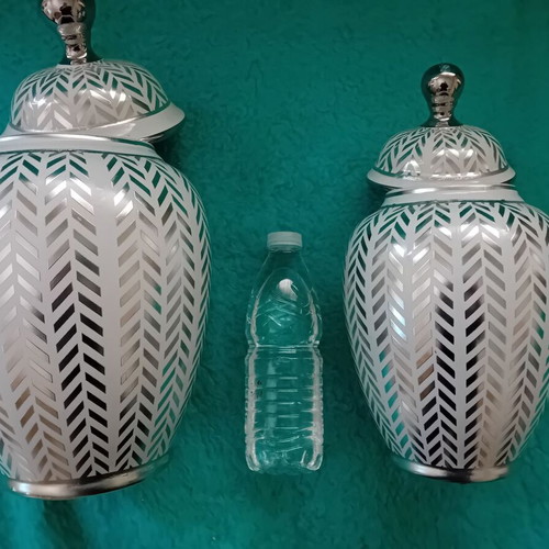Zen decorative vases like new, pack of 2, ceramic with silver design