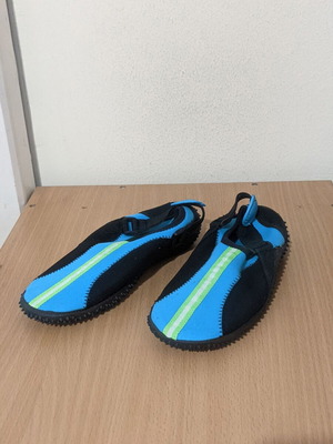 Water shoes size 29, black and blue