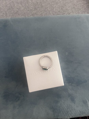 Pandora ring with emerald stone S925 new