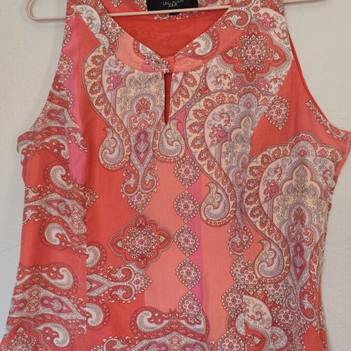 Silk sleeveless top Un Jour Ailleurs like new, pink coral paisley