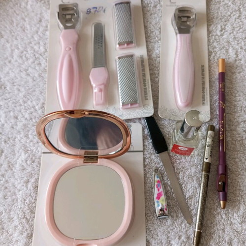 Body care new with free makeup bag