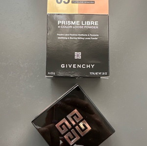 Loose πούδρα Givenchy Prisme Libre (popeline minosa)