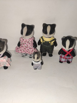 Sylvanian Families Badger Family 5 Figures like new