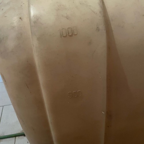Δεξαμενή πετρελαίου 1000 λίτρα μεταχειρισμένη με εξωτερικές ενδείξεις πλήρωσης