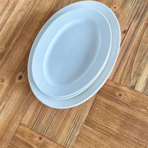 Set of 2 porcelain platters new, white 12 and 16 cm