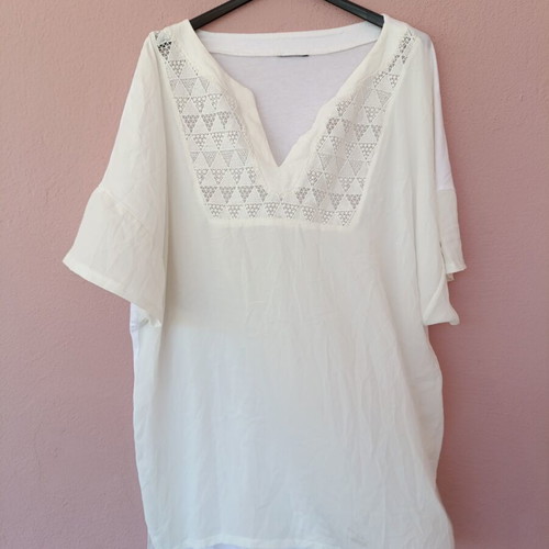 White women's summer blouse tunic with V neckline, like new