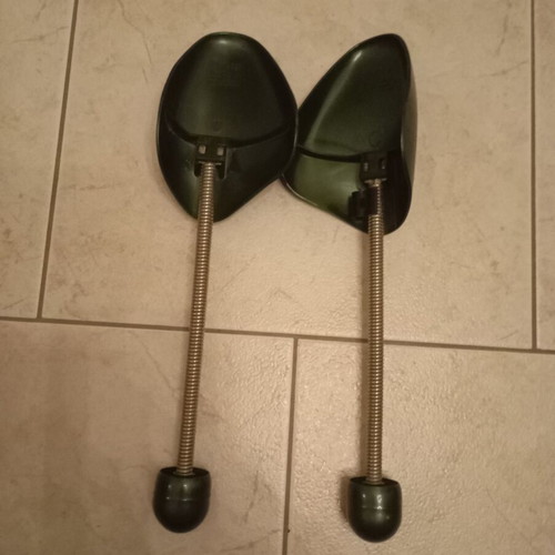 Shoe trees like new, pair of 1