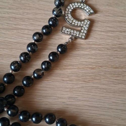Silver necklace like new, black and silver