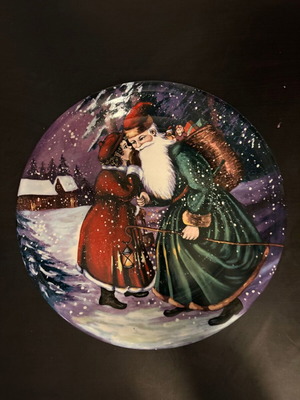 Large Christmas Plate Santa Claus with Lantern and Child 30cm