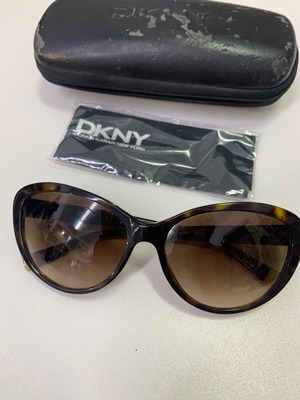 DKNY sunglasses like new, tortoise shell