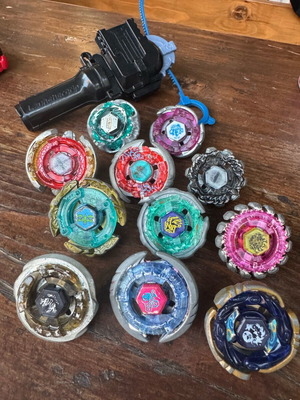Bayblade spinning tops used, Hasbro 2010, launcher included
