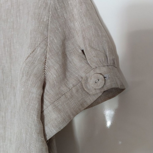 Raxevsky beige linen vest medium, short sleeve with buttons