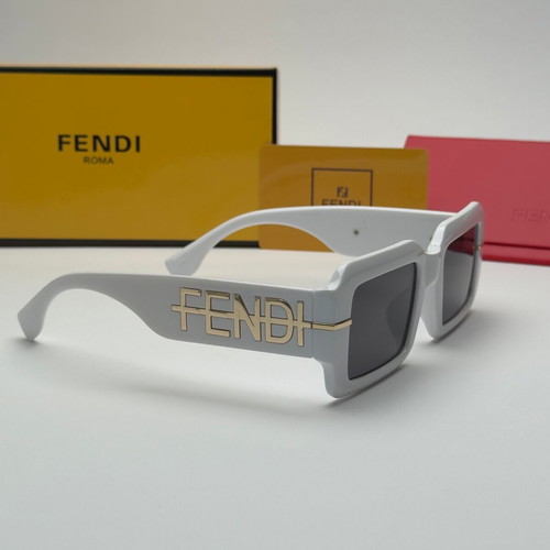 Fendi Bold Square Logo Edition sunglasses new, black and white
