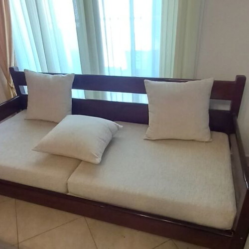 Three-seater traditional sofa with amboura wood, like new, 2x0.87m