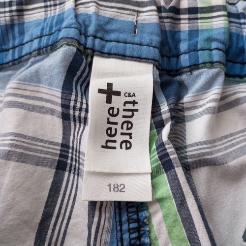 Here+There C&A Teen Cargo Bermuda Shorts like new, plaid white and blue