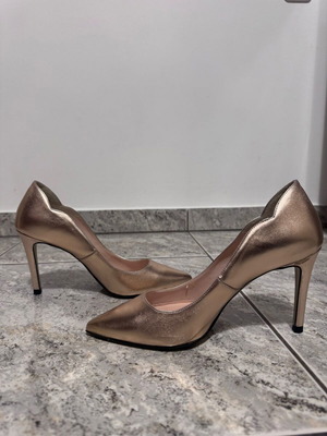 Rossi Pumps No 39 Like New, Metallic Champagne Color