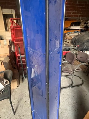 Triangular floor stand used, dimensions 1.80x40x40