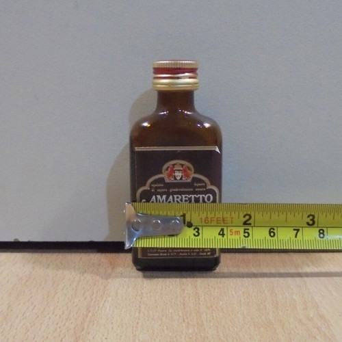 Amaretto D' Abruzzo liqueur old glass miniature bottle 20ml sealed like new