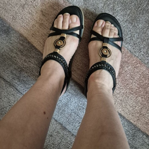 Flat sandals black color like new with metal details size 40