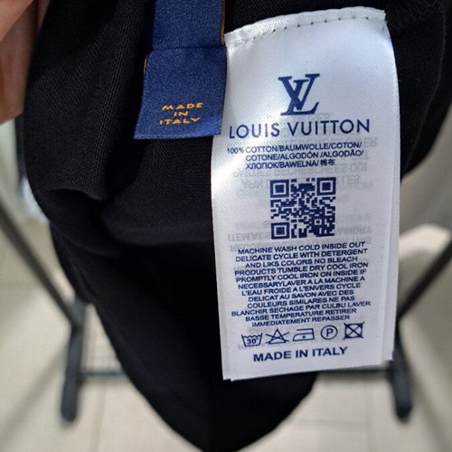Louis Vuitton T-shirt new, 100% heavy cotton