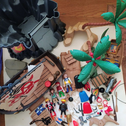 Vintage Playmobil Pirate Island SuperSet 4136 and Accessories