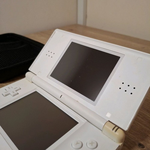 Nintendo DS Lite White like new with Assassin's Creed game