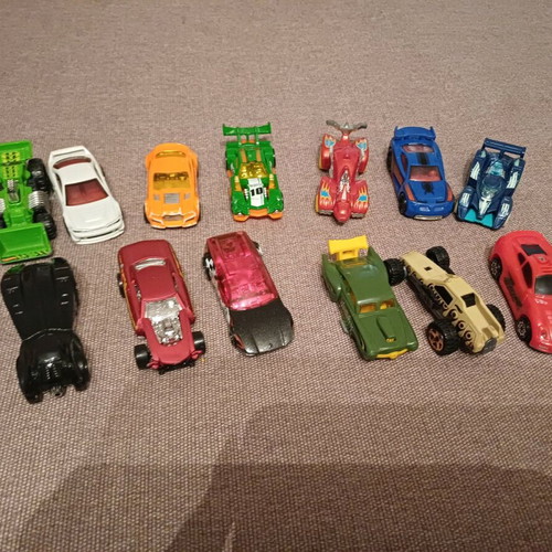 Various toy cars like new
