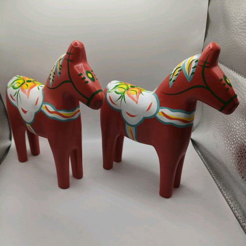 Dala horse set of 2 like new, traditional Swedish folk art