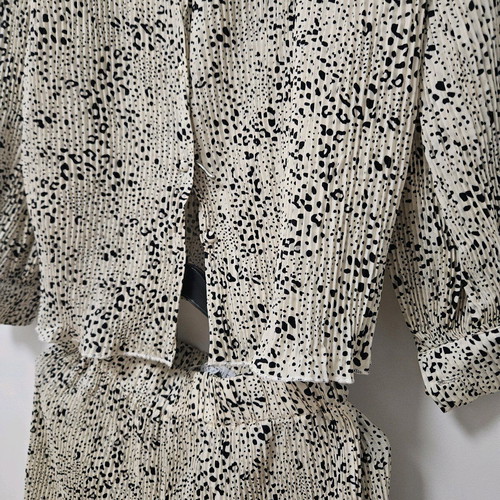 Set In the Style shirt and pants like new, black and beige
