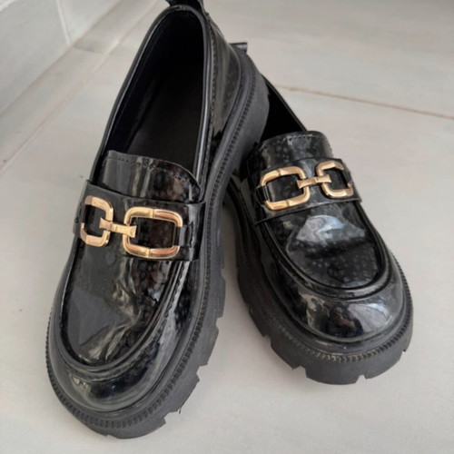 Loafers size 34 like new, black