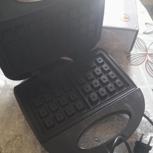 Waffle maker new