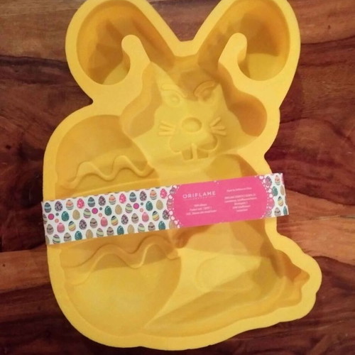 The Funny Bunny silicone mold for tsoureki and cake, new, yellow 20x30cm