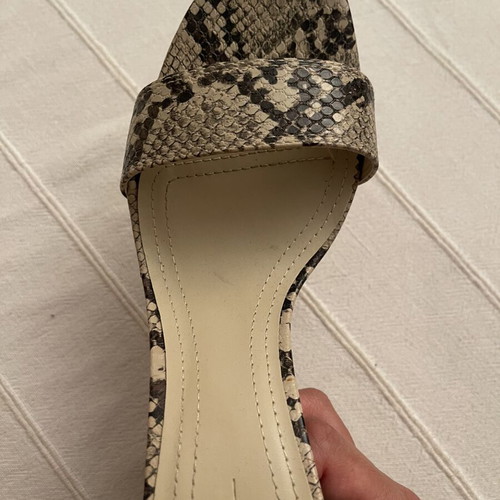 Bershka high-heeled sandals animal print snake pattern 8cm ankle strap like new