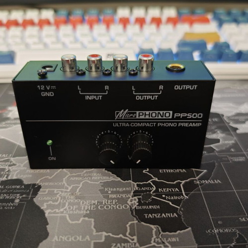 Behringer PP500 Phono Stage like new