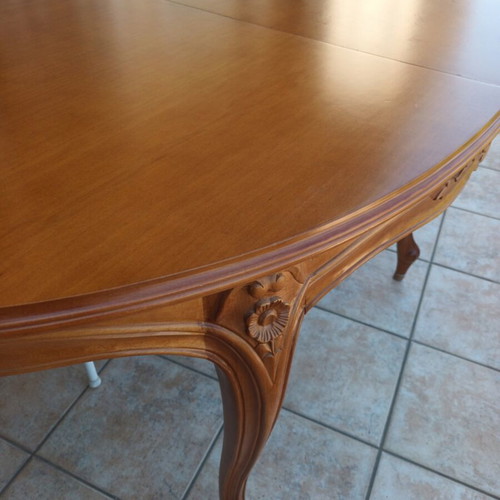 Wooden dining table like new, extendable 1.5-2m