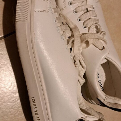 Louis Vuitton white sneakers size 38 like new