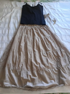 Stradivarius long beige boho skirt L with black top gift used