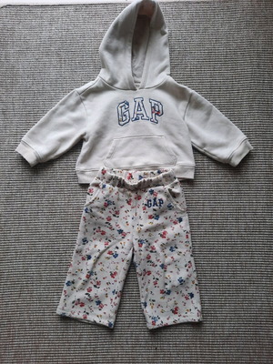 Σετ φόρμας Gap για κορίτσια 18-24 μηνών σαν καινούργιο