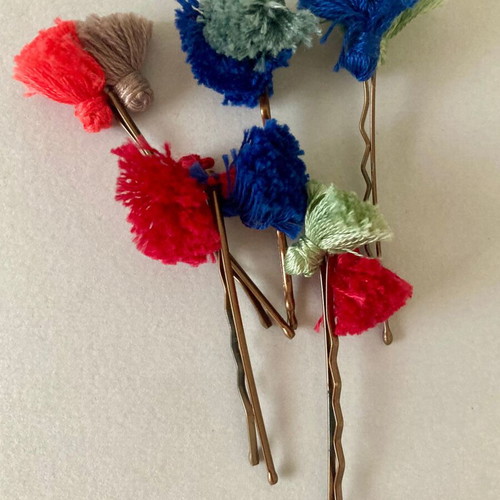 Vintage hairpins set of 5 with handmade colorful tassels new