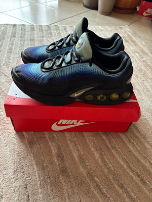 Nike Airmax DN SE like new, black and blue sneakers size 44.5