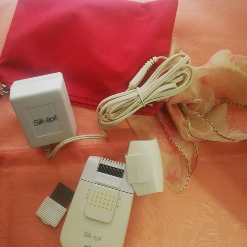 Silk Epil epilator by Braun like new, ideal for travel
