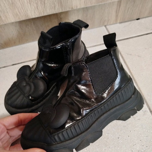 Zara kids boots size 26 like new, black Disney