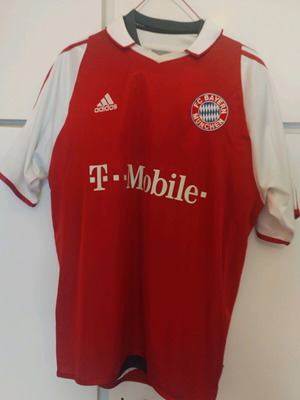 Bayern Munchen medium size jersey like new, made in Portugal