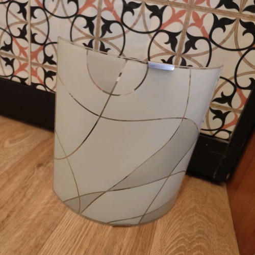Wall and ceiling light like new with gray details