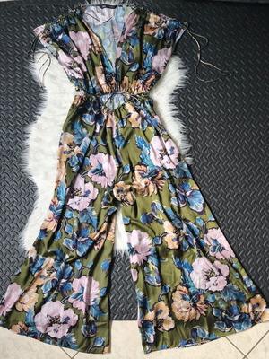Zara floral satin jumpsuit size S like new