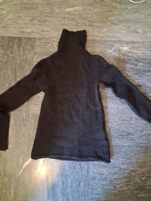 Black turtleneck sweater like new