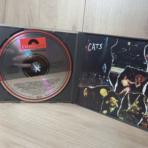Cats Musical CD album like new, 2 CDs