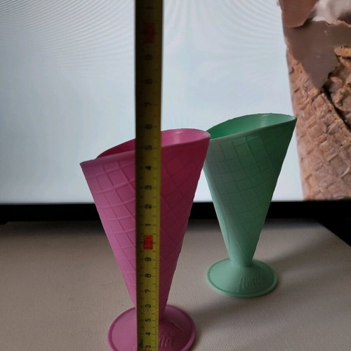 Amita collectible plastic ice cream cone cups like new